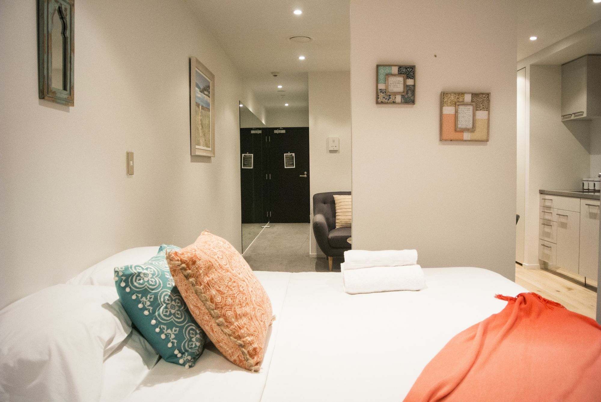 Apartment Brand New With Pool & Gym Auckland